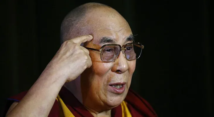 El dalái lama sobre los atentados de París: "No esperen la ayuda de Dios"