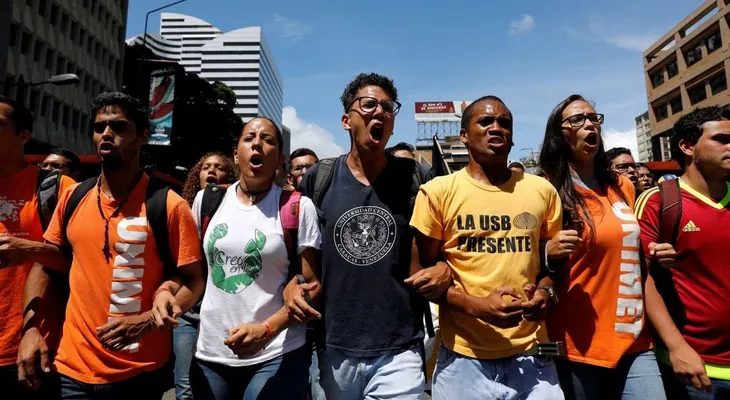 Estudiantes venezolanos convocaron a un "trancazo" contra el régimen chavista: "Nos están robando el futuro"
