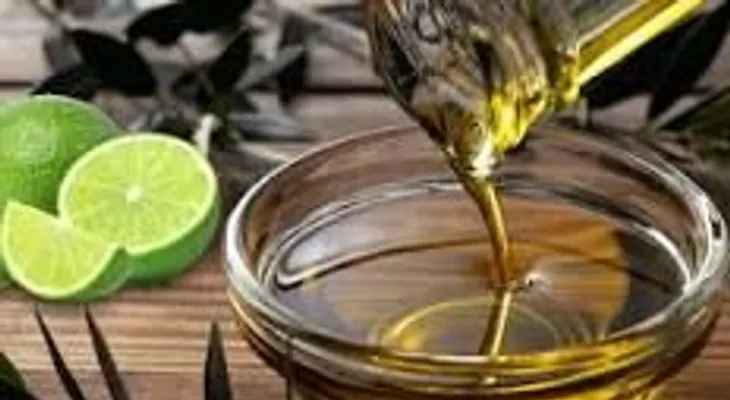 Cómo usar aceite de oliva para rejuvenecer las manos y aclarar la piel