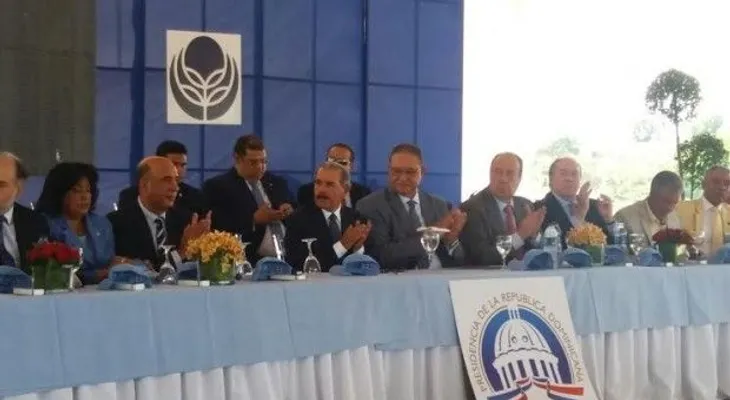 Presidente deja iniciado trabajos de depuradora de aguas residuales del río Ozama