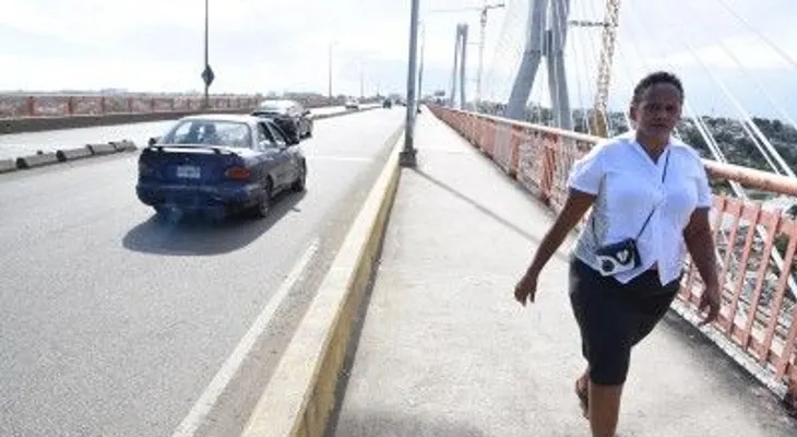 Choferes advierten que el puente de La 17 está temblando más de lo normal