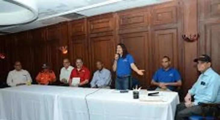 Indotel evalúa y cambia de categoría a 43 radioaficionados