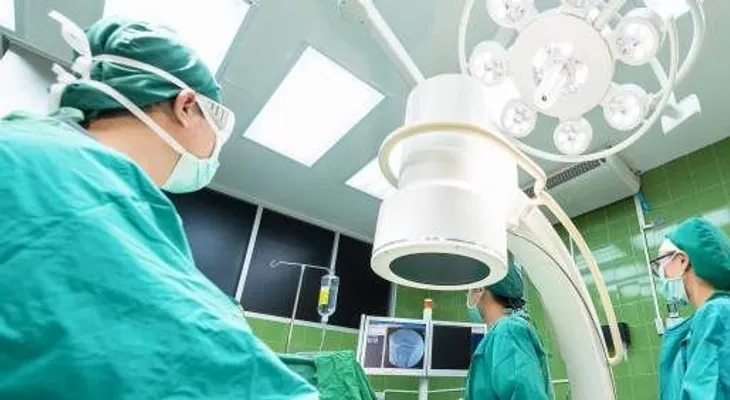  Cirujanos harán 1er trasplante de cabeza rechazan dilemas éticos: "son médicos, no filósofos".
