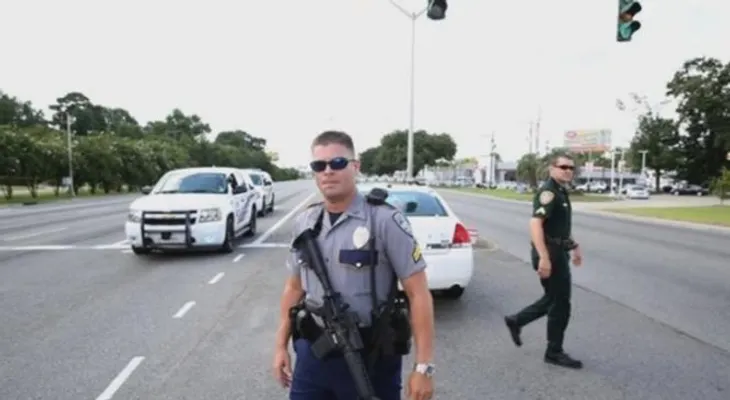 Al menos tres policías muertos en un tiroteo en Louisiana, Estados Unidos