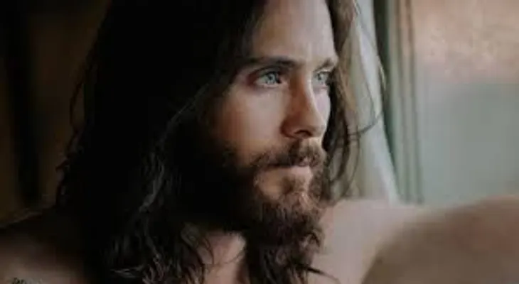 A quién se parece, Jared Leto, el camaleónico hombre que vive en una base militar en Hollywood
