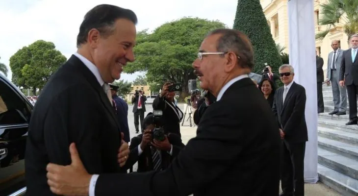 Presidente Medina recibe saludos de observadores internacionales