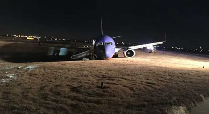 Avión de Southwest se sale de pista de rodaje en Nashville