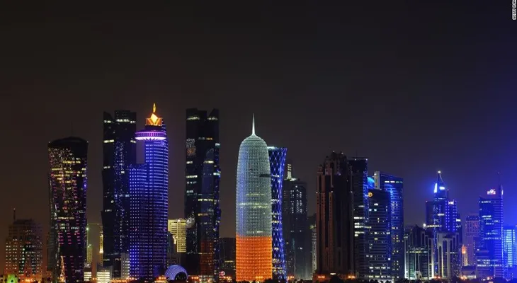 Aerolíneas del Medio Oriente suspenden vuelos a Qatar mientras escala crisis en el golfo