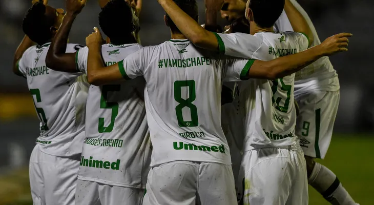 El Chapecoense vuelve a sonreír a cien días de la tragedia