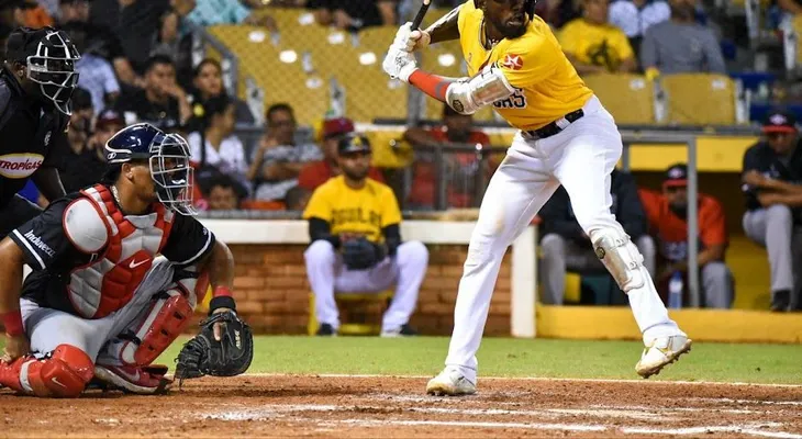 Escogido y Orlando Calixte acuerdan contrato por dos años, sin revelar monto 