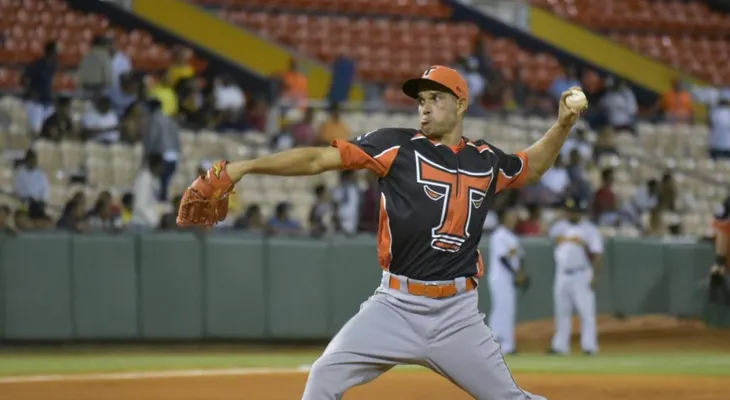 Con 40 años a cuesta, Raúl Valdés está como el buen vino; Escogido y Licey en malísimo inicio de temporada 