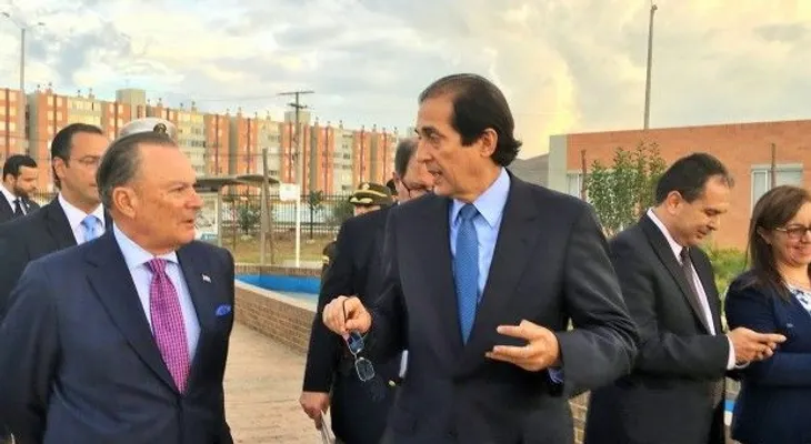 Delegación dominicana visita proyectos de viviendas en Colombia