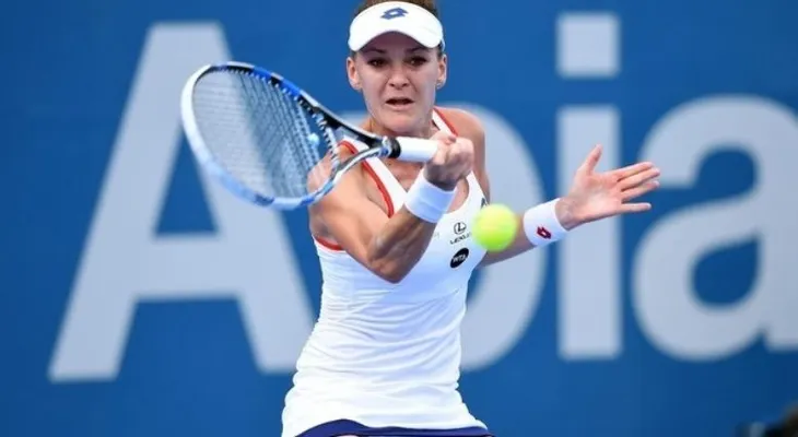 Radwanska barre a la gala Cornet y pasa a tercera ronda en Miami
