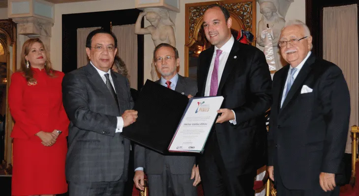 15 pequeñas y medianas empresas reciben reconocimiento 