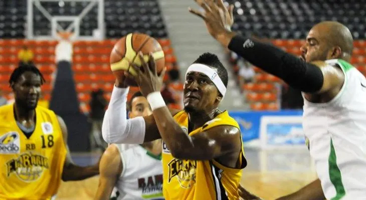 Joel Ramírez coloca Rafael Barias a un suspiro de la final