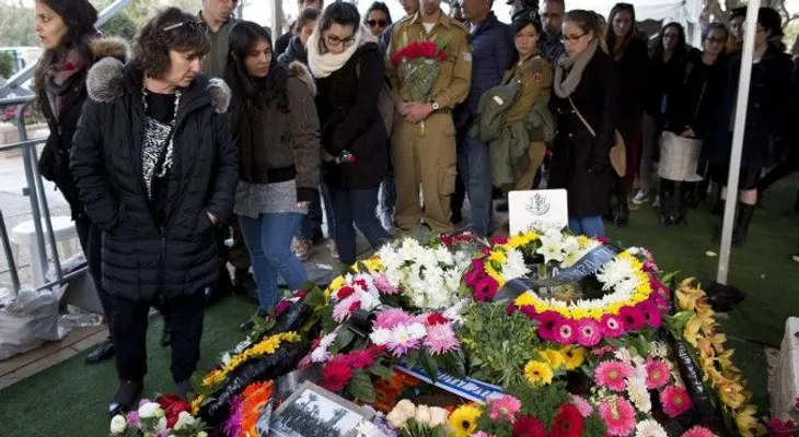 Israel entierra a los soldados muertos en ataque del domingo en Jerusalén