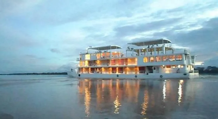 Asaltan crucero de lujo en el río Amazonas y roban 20 mil dólares a pasajeros