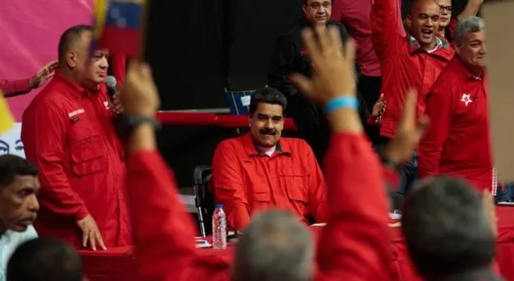 Maduro insta a la oposición a firmar "preacuerdo" porque "ya todo se habló"