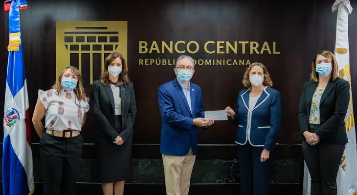 Voluntariado Bancentraliano dona RD$400,000 pesos a UNICEF de República Dominicana