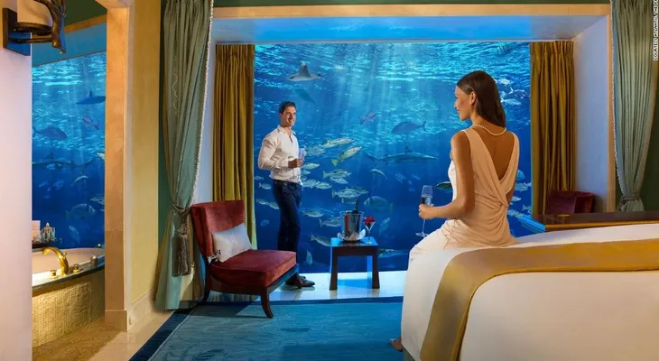 Camas giratorias, bosques artificiales y pistas de esquí: los hoteles más extravagantes de Dubai