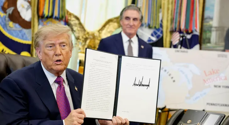Trump firma orden ejecutiva para rebautizar el Lago Ontario como 'Lago América'