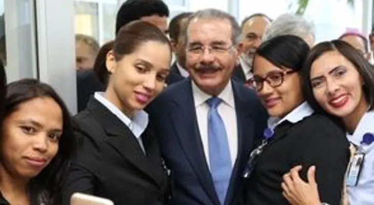 Danilo Medina aboga por la incorporación de las mujeres al proceso de desarrollo