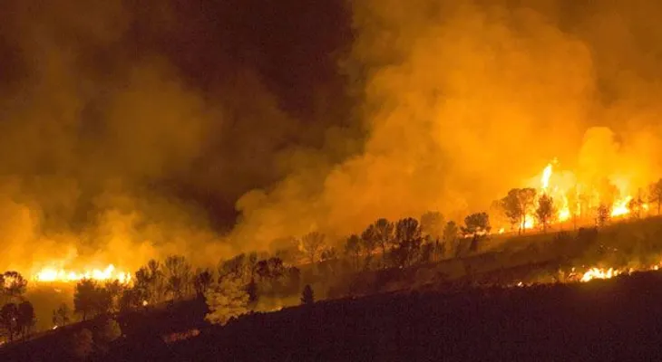 Evacuan 3 mil personas durante tercer día de incendios en España  