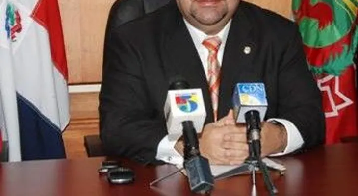 Genao califica democracia dominicana "cómo de una sola campana" 