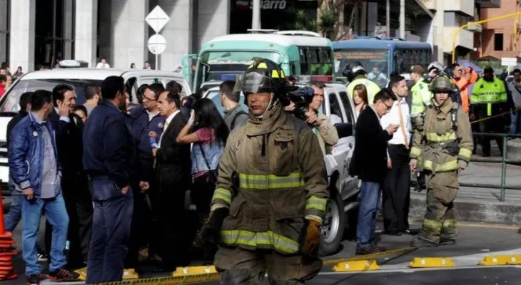 Dos heridos por explosión al paso de un autobús de la Armada en Colombia