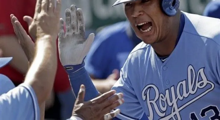 Más para los Reales: Pérez y Escobar ganan Guantes de Oro