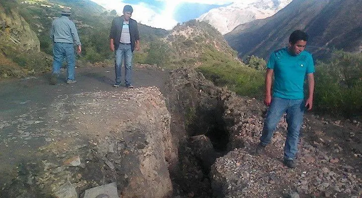 La tierra se abre y siembra el pánico en Perú 