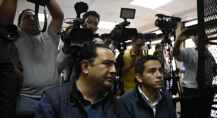 El hermano y el hijo del presidente de Guatemala bajo arresto domiciliario