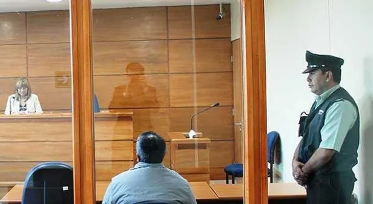 Condenan a 10 años de cárcel  por violar su hija  