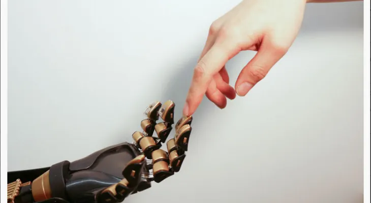 Científicos crean piel artificial para prótesis que devuelve el tacto a las personas 