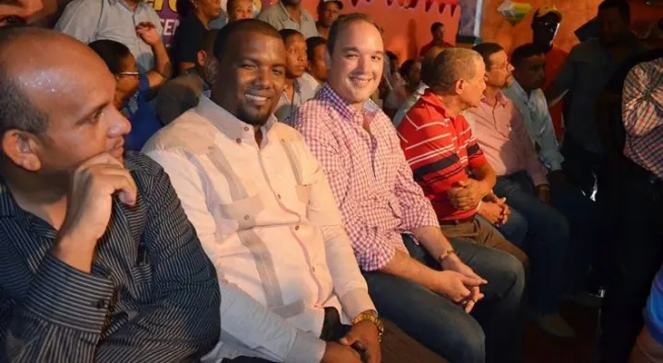 Precandidato a senador José del Castillo Saviñón recibe apoyo de perredeístas en Barahona