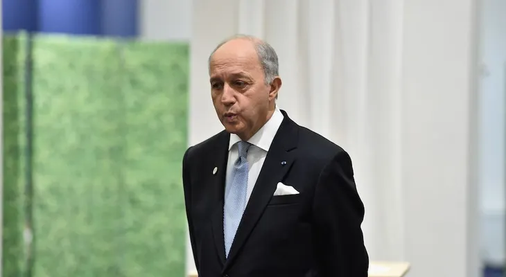 Ministro de Exteriores de Francia Laurent Fabius renunciará a su cargo