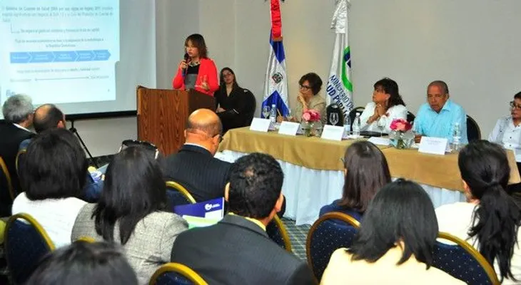 Gremios anuncian buscarán 5% PIB para el sector Salud