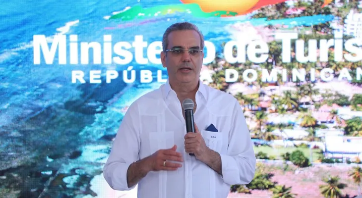Presidente Luis Abinader invertirá más de RD$111 millones en reconstrucción playa Guayacanes