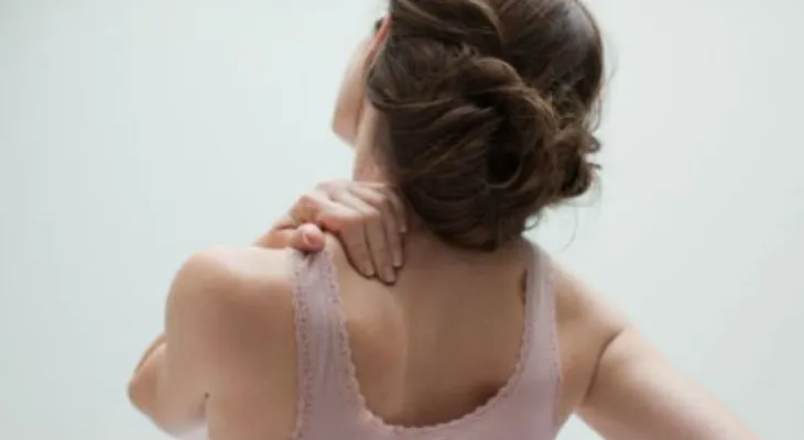 5 tips efectivos para quitar el dolor de hombros 