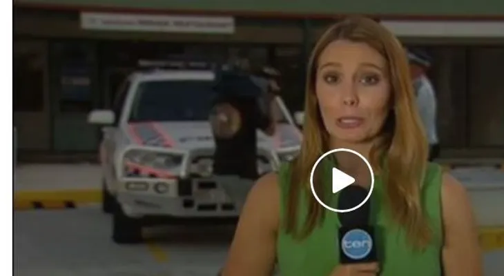 Hacía un reporte en vivo sin saber que a sus espaldas ocurría esto