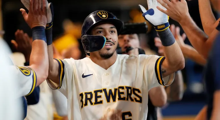 Cerveceros de Milwaukee aplastan 22-0 a Marineros e igualan récord de la franquicia