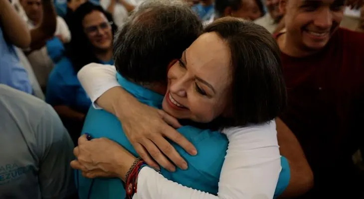 María Corina Machado regresa a Venezuela y comparte las primeras imágenes de su retorno