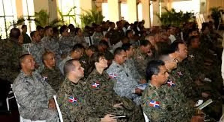  Ministerio de Defensa gradúa cientos de militares en idioma creole
