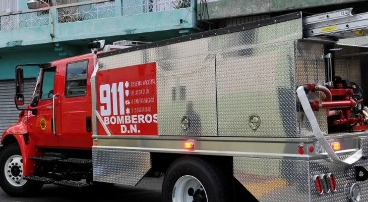 911 sofoca incendio que afectaba 10 viviendas en La Ciénega