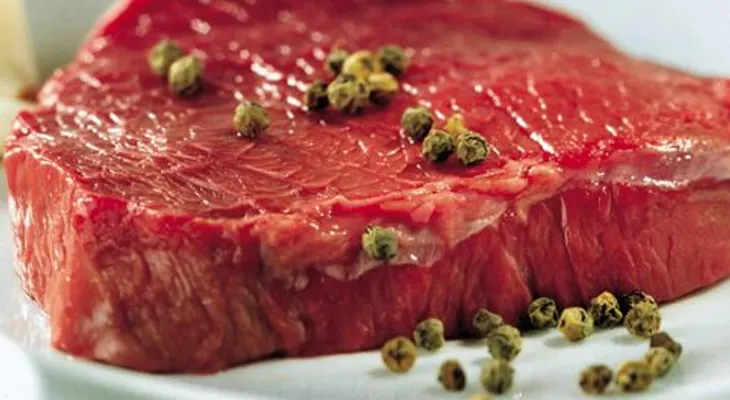 Consumir carne y quesos aumenta el riesgo de cáncer