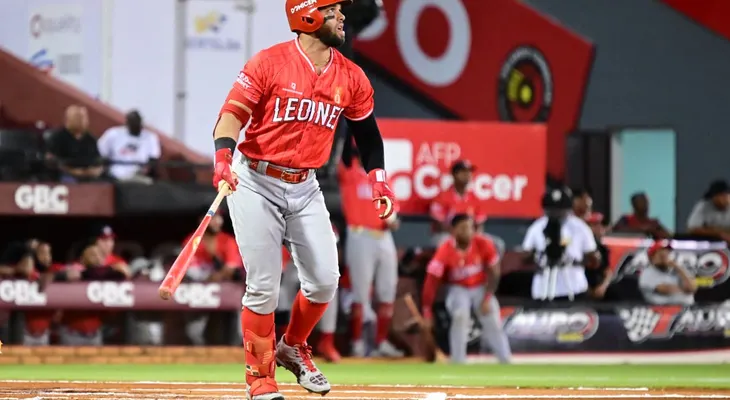 Con tres jonrones en SFM, Leones ganan quinto en línea