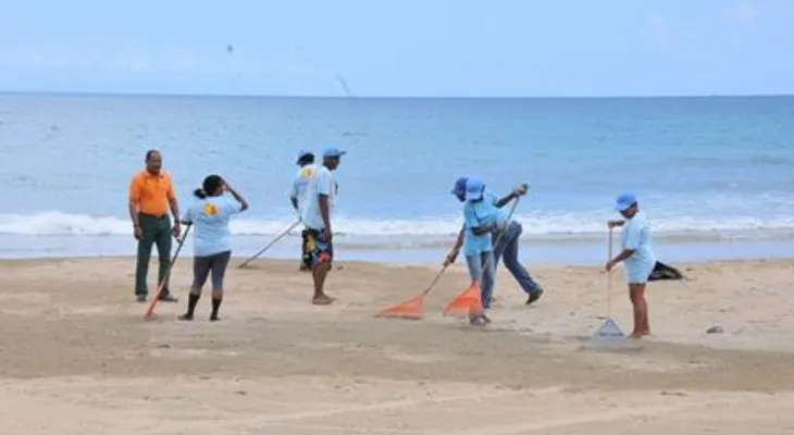 Turismo realiza jornada de limpieza de playas en Samaná