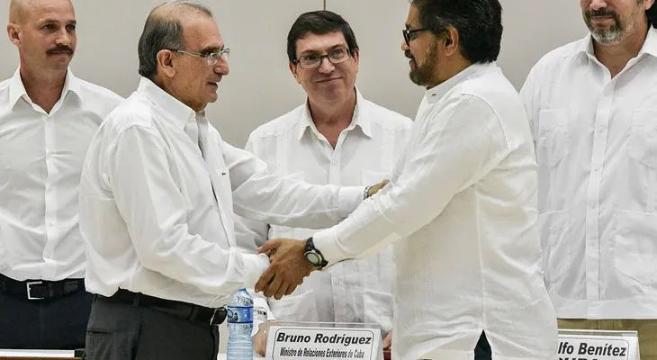 Las FARC dicen que habrá una nueva fecha para firmar el acuerdo final de paz en Colombia