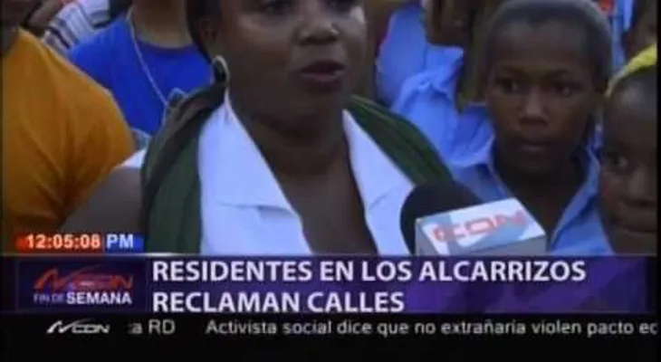 En Los Alcarrizos piden arreglo de calles