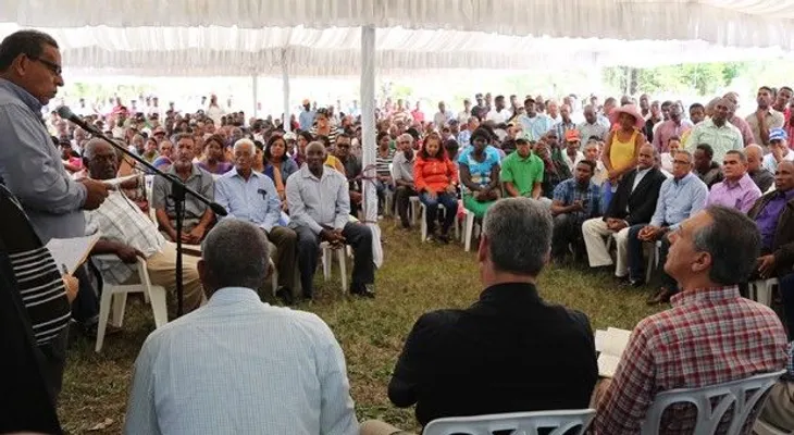 Medina dispone ayuda a colonos de El Llano 